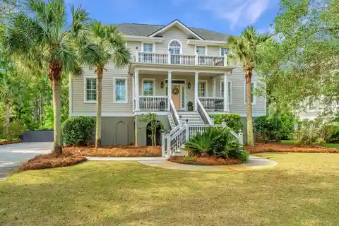 Turnkey Home in Sought-After Seaside Estates