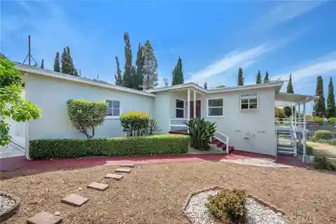 Peaceful Cul-de-sac Living with Expansive Downtown Views