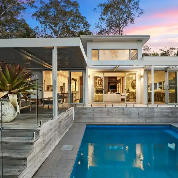 AN ABSOLUTE SHOWSTOPPER