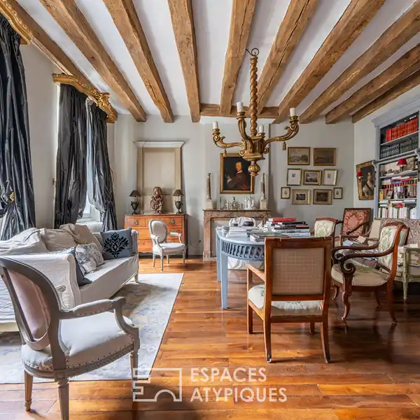 THOUGHTFULLY RENOVATED 17TH CENTURY PROPERTY