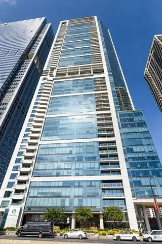 LUXURY LIVING WITH STUNNING VIEWS OF LAKE MICHIGAN