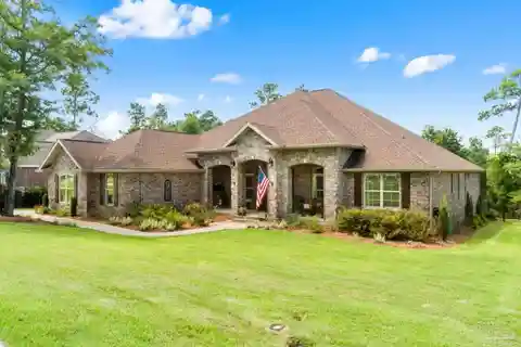 Custom Estate in Prestigious Nature Trail
