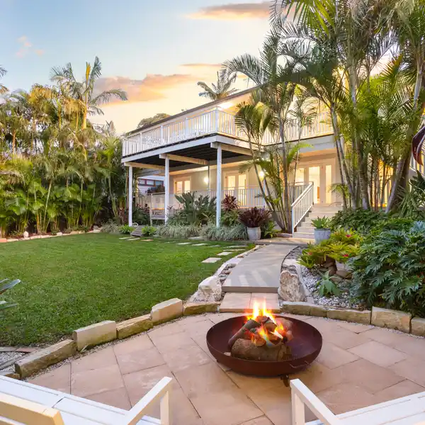 CONTEMPORARY RESIDENCE IN THE PRESTIGIOUS GOLDEN TRIANGLE