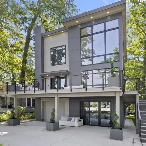 MAGNIFICENT MODERN COASTAL RETREAT