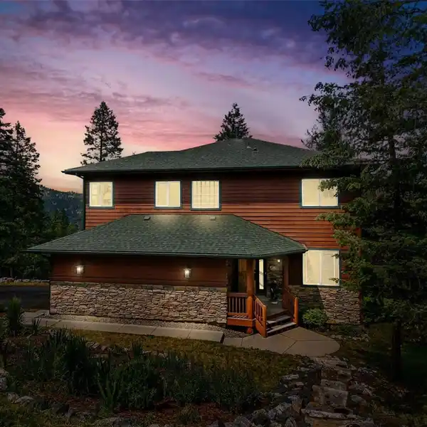 MOUNTAIN CHARM WITH MODERN COMFORTS