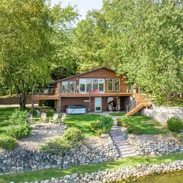 FABULOUS HOME ON LITTLE PINE LAKE