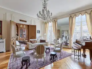 Exceptional Apartment in a Haussmannian Building