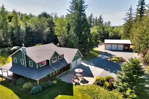 Peaceful Five-Acre Retreat
