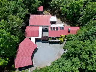 Light-filled Treehouse-style Home with Scenic Views