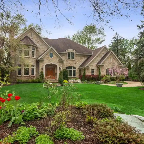 916 N. FORREST, ARLINGTON HEIGHTS, ILLINOIS