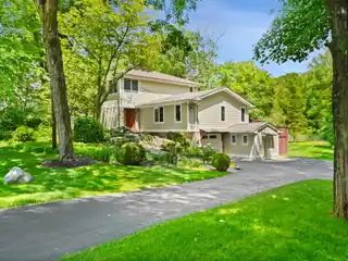 Perfect Blend of Comfort and Modern Style
