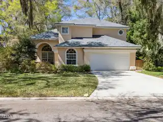 Executive Home in the Desirable South End of Amelia Island