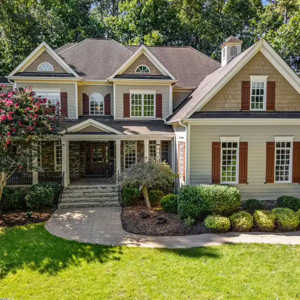 STUNNING CUSTOM EXECUTIVE HOME