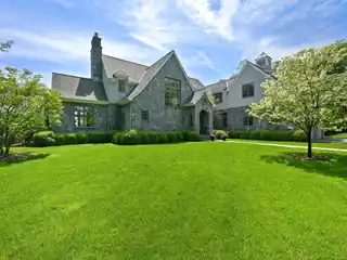 Like-new Residence with Ultimate Privacy