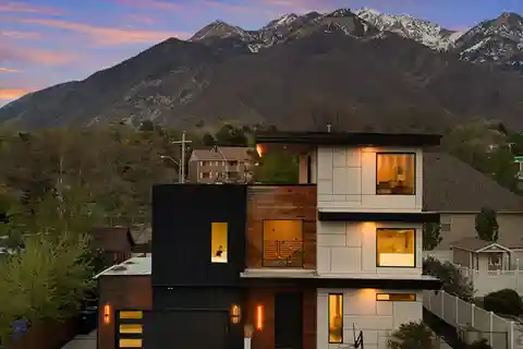 Fresh and Distinctive Modern Home