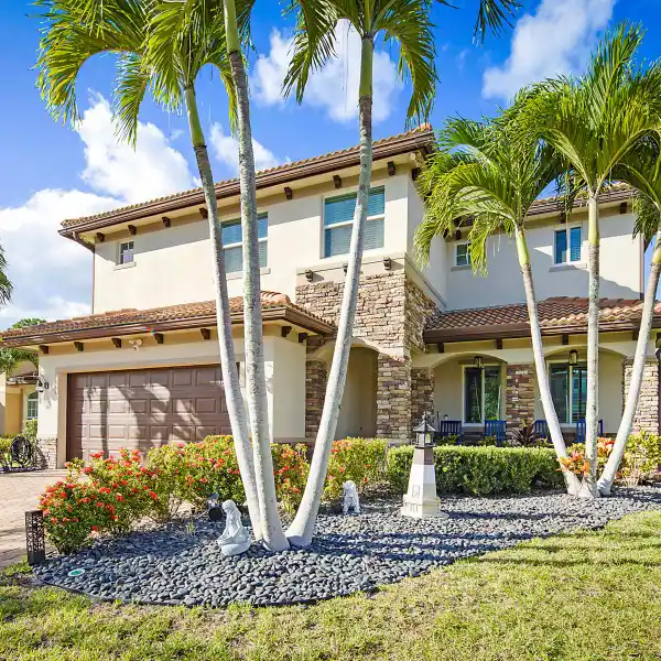 STYLISH POOLSIDE LIVING WITH LUXE UPGRADES