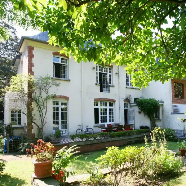 CHARMING VILLA IN THE ROOSEVELT DISTRICT