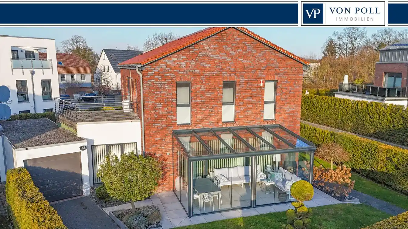 Luxurious Home in Quiet Yet Central Location