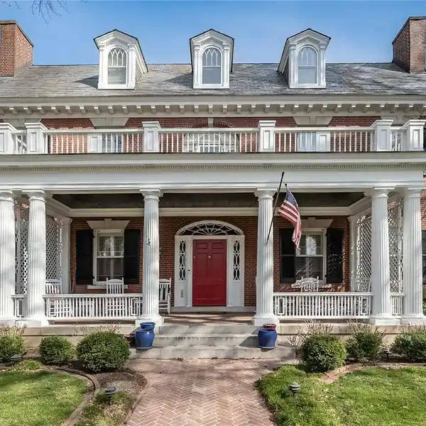 HANDSOME GEORGIAN-STYLE RESIDENCE