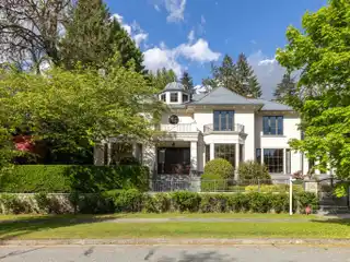 Carefully Designed and Crafted Mansion