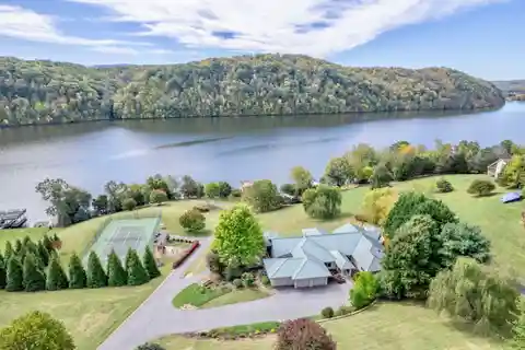 One-of-a-kind Contemporary Lakefront Property