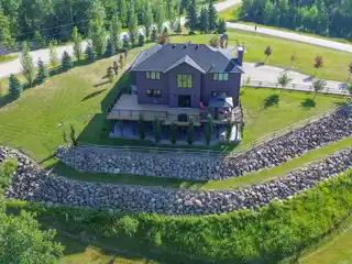 Exquisite Residence on 3.4 Acres