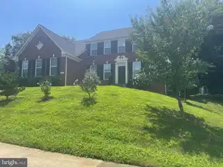 Beautifully Appointed Residence on a Quiet Cul-De-Sac