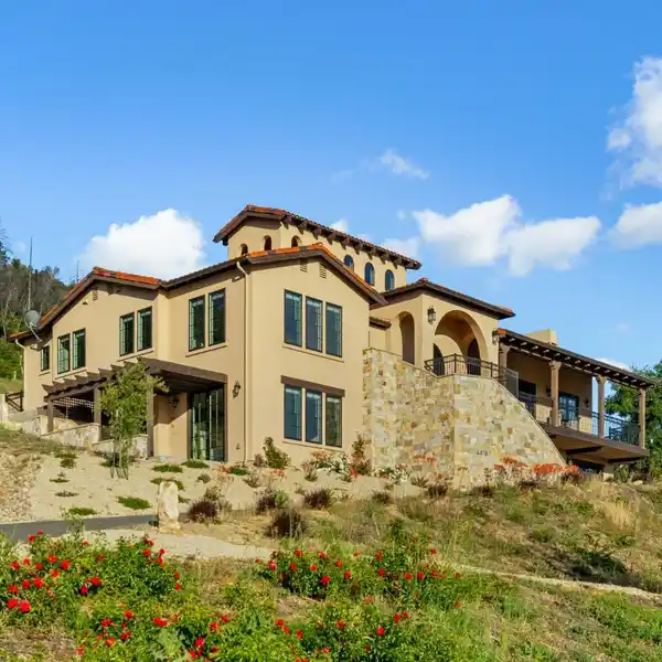 TUSCAN STYLE ESTATE ALONG THE ICONIC SILVERADO TRAIL