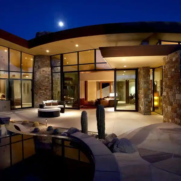 AN UNPARALLELED BLEND OF CONTEMPORARY ELEGANCE AND SOUTHWESTERN CHARM