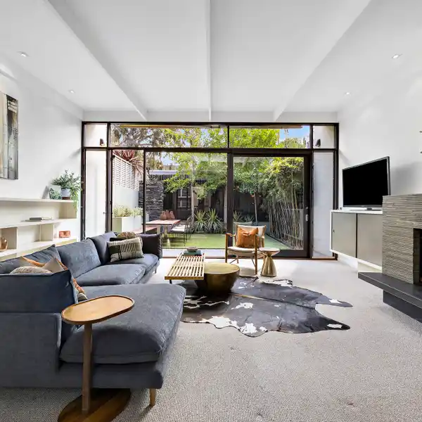 EXCEPTIONAL TOWN RESIDENCE