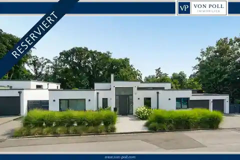 Modern Bauhaus-Style Bungalow for the Highest Demands in a Prime Location