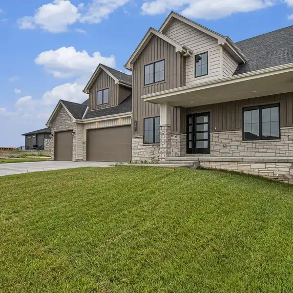 IMMACULATE NEW HOME IN ELKHORN'S PRIVADA