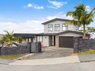 Beautiful Brick and Weatherboard Family Home
