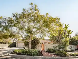 Contemporary Home in the Heart of San Roque