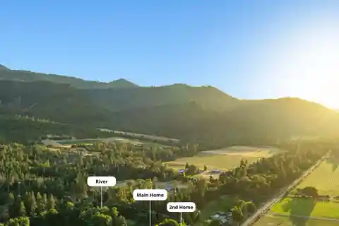 Park-Like Retreat Along the Applegate River