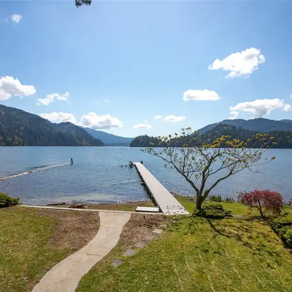 RARE OPPORTUNITY FOR A PRIVATE WATERFRONT PARADISE