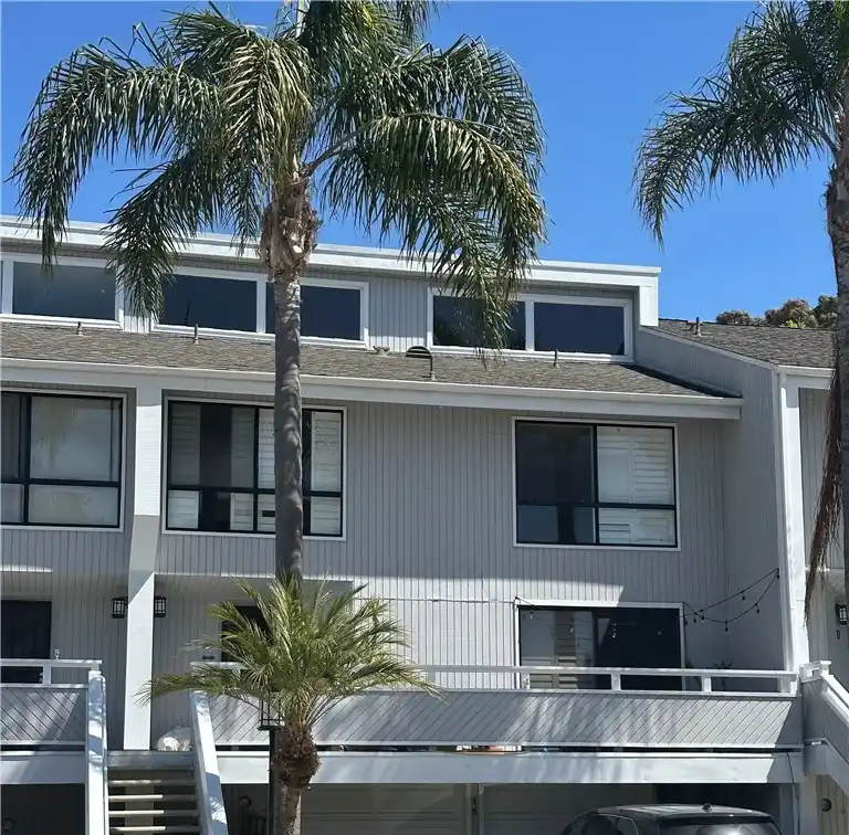 Delightful Newport Crest Town Home