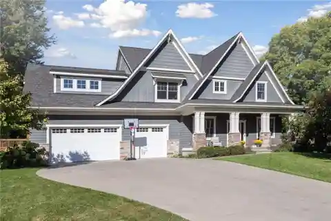 Beautiful Home in Desirable Highlands