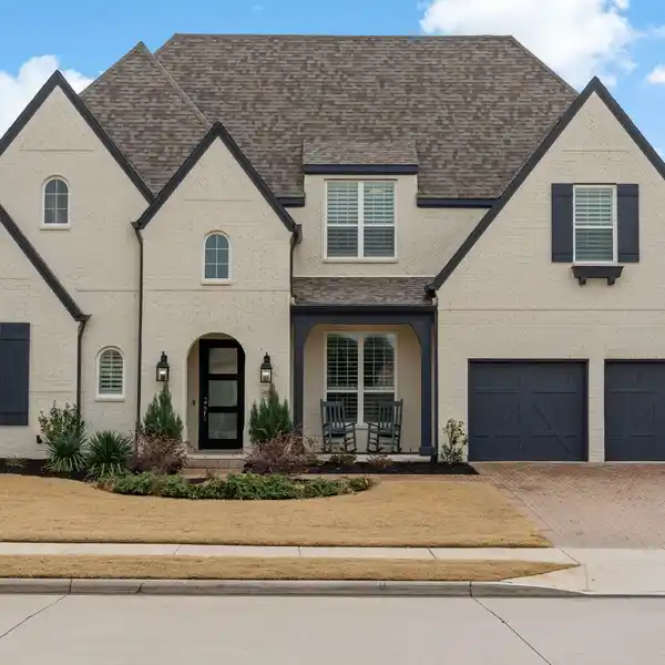 EXCEPTIONAL HOME FULL OF UPGRADES