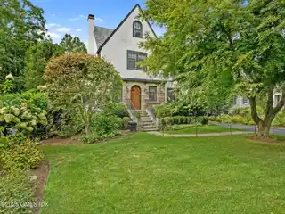 Impeccable Home in Fantastic Riverside Location