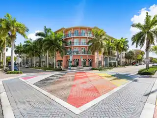 Stunning Turn-key Condo in Astor