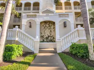 Top Floor Residence in Pebble Creek