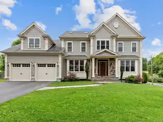 Immaculate Home on a Quiet Cul-de-sac
