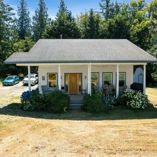 PASTORAL LIVING MINUTES FROM CITY AMENITIES