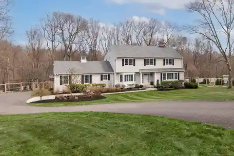 Exquisite Home on a Beautiful Cul-De-Sac