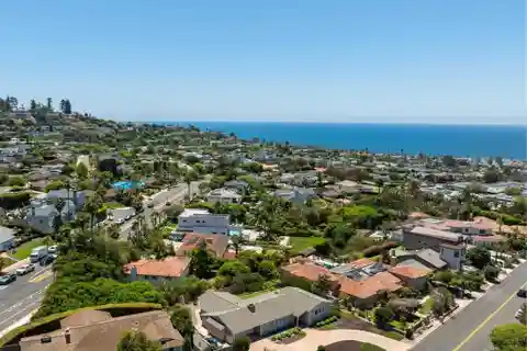 Single-Level Living with Horizon Ocean Views