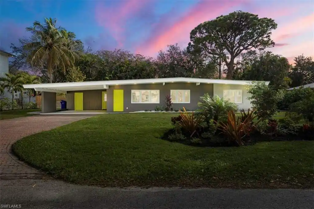 Renovated Mid-century Modern Beach Bungalow