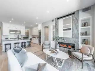 Stunning Paseo Dual Primary Villa