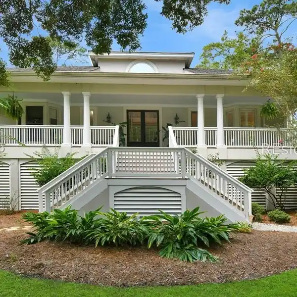 RENOVATED LOWCOUNTRY GEM IN GATED ROSE HILL