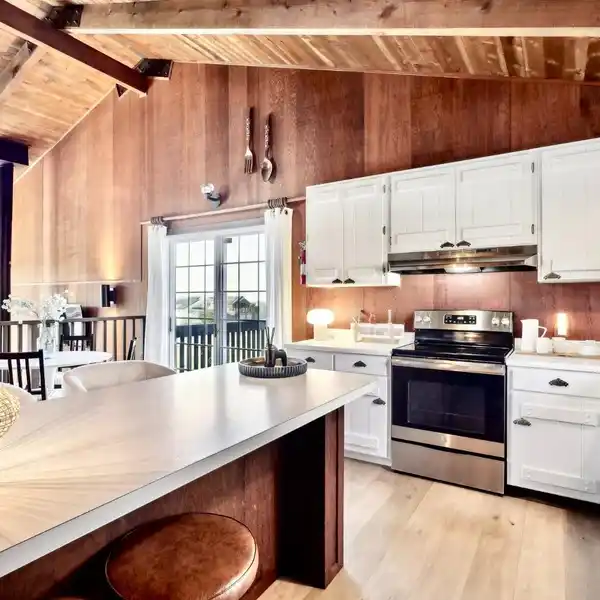 ONE-OF-A-KIND COASTAL RETREAT